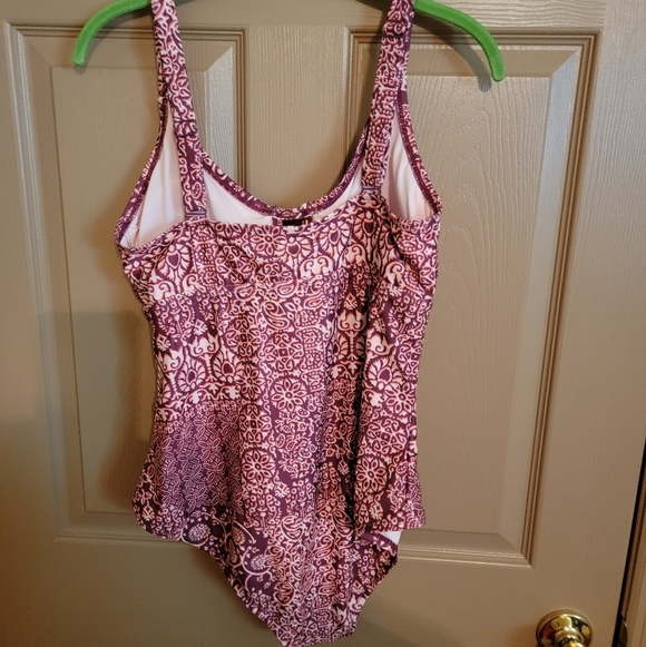New Womens Maroon & White Swumsuit. - Picture 2 of 2